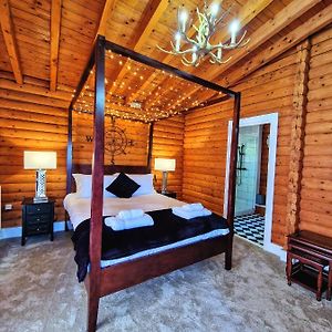 Kaoglen-Stags-Hot Tub-Cairngorms-Pet Friendly